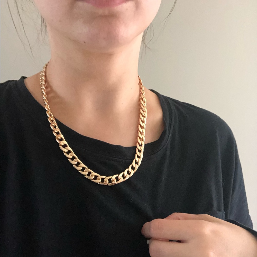 Gold chain necklace